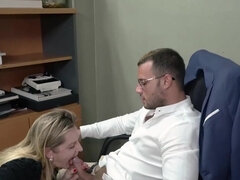 Grote lul, Blond, Pijpbeurt, Hardcore, Rijpe lesbienne, Moeder die ik wil neuken, Kousen, Tatoeage