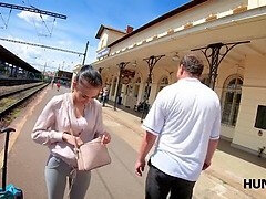 Sweet thing services stranger for necessary cash for tickets