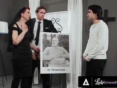 Blasen, Kehlenfick, Schwanz, Hundestellung, Oma, Handjob, Hd, Reif