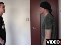 Verga grande, Mamada, Garganta profunda, Polaco, Flaco, Tatuaje, Trio, Tetas