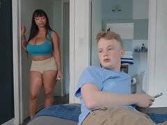 Gros cul, Gros seins, Noire, Sucer une bite, Face assise, Hard, Monstre, Réalité