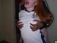 Amateur, Gros seins, Britannique, Européenne, Français, Chatte, Rousse roux, Plan cul à trois