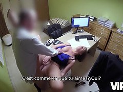 Czech teen Jamais Ete Au gets interviewed & fucked for cash