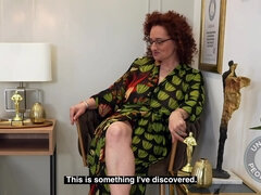 変態, イく瞬間, チェコ, キス, オナニー, 赤毛, 剃毛, おもらし