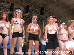 Amateur, Rubia, Concurso, Novia, Grupo, Inocente, Desnudo, Fiesta