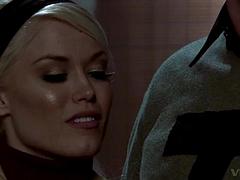 Lieveling, Blond, Pijpbeurt, Man die toekijkt, Fetisj, Flashing, Hardcore, Trio