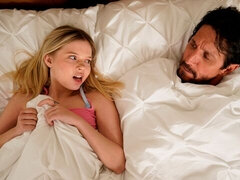 Cul, Chambre à dormir, Grosse bite, Blonde, Petite femme, Maigrichonne, Adolescente, Nénés