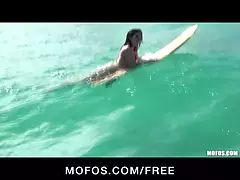 Freak spots magnificent big-ass surfer Jenna J Ross on the beach