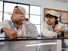 Gros seins, Blonde, Sucer une bite, En levrette, Nourriture, Jeans, Chatte, Jupe