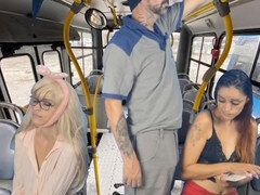 Amateur, Sucer une bite, Bus, Éjaculer dans la bouche, Masturbation, Public