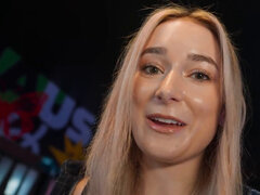 18 jahre, Blondine, Pov, Öffentlich, Jungendliche (18+)