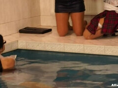 女性のケンカ, プール, 女子高生, ストッキング, 教師, 水中, 濡れ