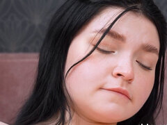 Bruinharig, Masturbatie, Natuurlijk, Alleen, Tieten likken, Maagd