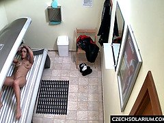 Amateur, Morena, Penetracion con dedos, Público, Realidad, Afeitado, Solarium, Solo