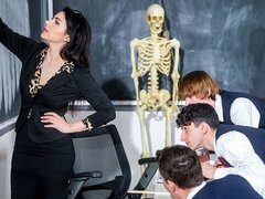 18, デカ尻, デカチン, デカパイ, フェラチオ, 茶髪の, 乱交, ティーン