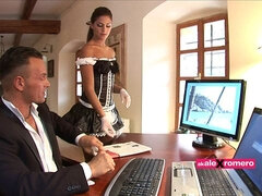 Большая жопа, Большой член, Минет, Грязные слова, Лизание, Служанка, Киски, Втроем