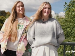 Leie, Blondine, Fingern, Deutsch, Lesbisch, Lecken, Natürlichen titten, Muschi