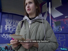 Sucer une bite, Brunette brune, Européenne, Faciale, Seins naturels, Russe, Jarretelles, Nénés