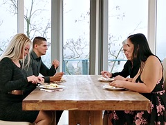 デカパイ, 浮気する