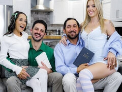 18 jahre, Grosser arsch, Grosser schwanz, Hundestellung, Flotter vierer, Natürlichen titten, Jungendliche (18+), Titten