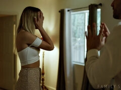 Chambre à dormir, Blonde, Sucer une bite, Gorge profonde, En levrette, Doigter, Embrassement, Chatte