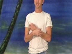 Locker room jerk off session with muscular guy in locker area