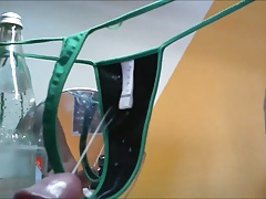Sexy String GF Freundin vollgespritzt cumshot sperma wank