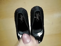 Die Heels meiner Freundin bespritzt