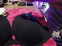 5 loads on the black VS bra
