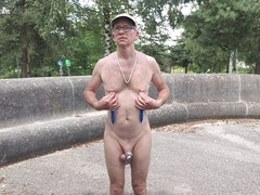 Caged slave Sklave-Franzd experiences anal plug torment in public