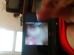 Gozando vendo porno