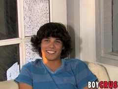 Twunk with a Magnificent Sneer Flashes off Knob and Culo