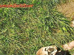 Master Ramon runs jerking off barefoot in his hot cycling shorts through nature and cums all over