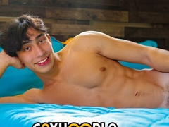 Cameron Jones is on a mission to seduce everyone