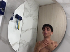 ADORABLE BRAZILIAN MAN DEMONSTRATES HIS FAT SAUSAGE IN HIS BEDROOM