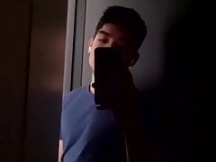 Filipin guy jerks and cums