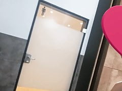 Risky Masturbation in the Gym at the Hotel (reuploaded)