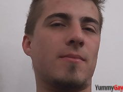 Twink fucks his own feet in fetish solo