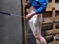 Un băiat este spălat cu aburi pe lollipop până la două ejaculări. TITLE: Curățare cu abu