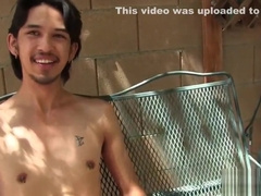 Asian hunk solo tugging