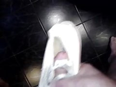 Cumshoot Chucks3