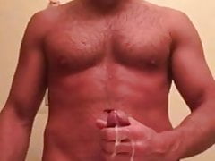 HOT TURKISH MAN PUMPS A NICE LOAD