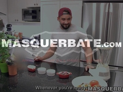 Bearded hottie Zack Lemec pleases his dick with his strong hands