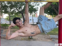 Big-haired hottie Zack Bonnet jacking off like mad