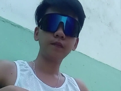 Public Cemetery - Pinoy Caught Milking his Fat Sinewy Pipe