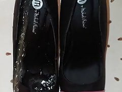HeelGoddess's heels pissed