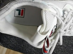 Jizm on FILA boots 射进美女的FILA运动鞋