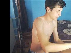 web cam No. 32 - youthful boy 18 Jahre no cum