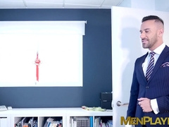 Secretary Gustavo Cruz sucked dick and banged the hairy ass of Marco Napoli