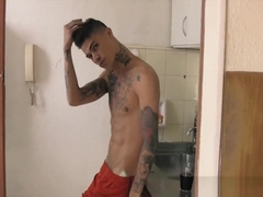 Latino Follado a pelo por gran Polla